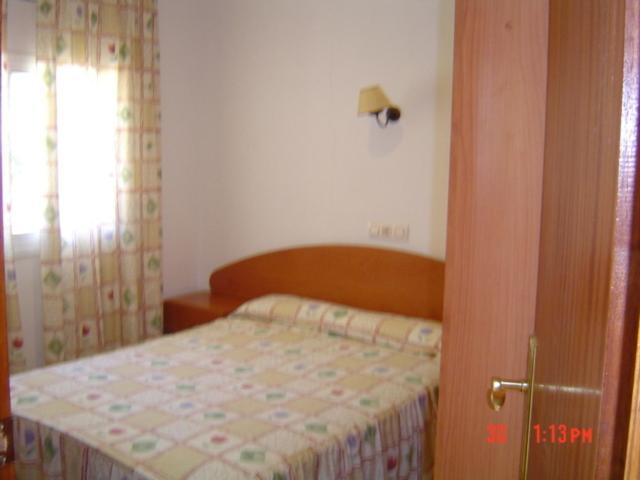 Apartamentos Famara Lloret de Mar Oda fotoğraf