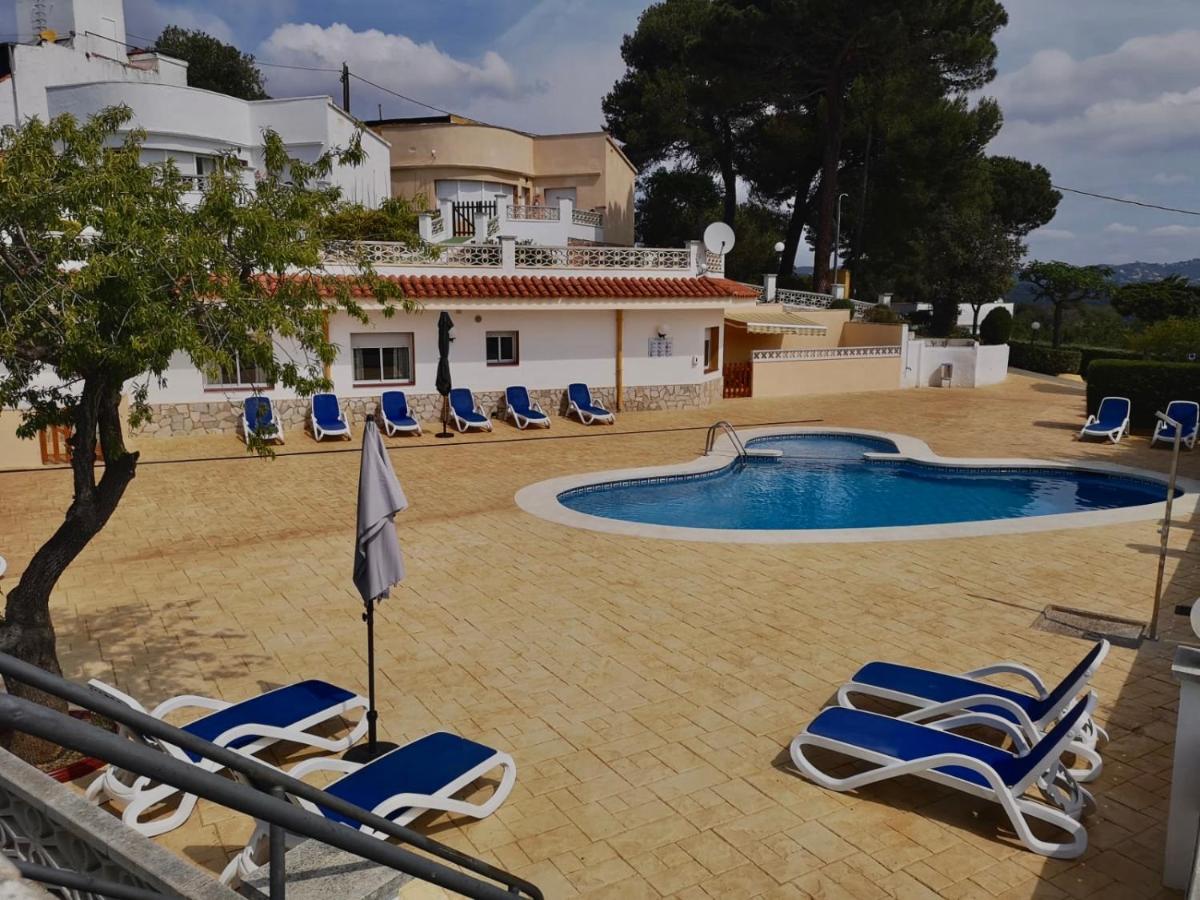 Apartamentos Famara Lloret de Mar Dış mekan fotoğraf