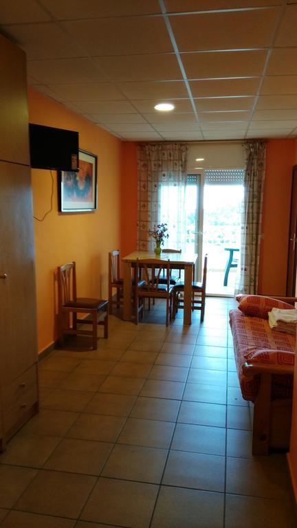 Apartamentos Famara Lloret de Mar Dış mekan fotoğraf